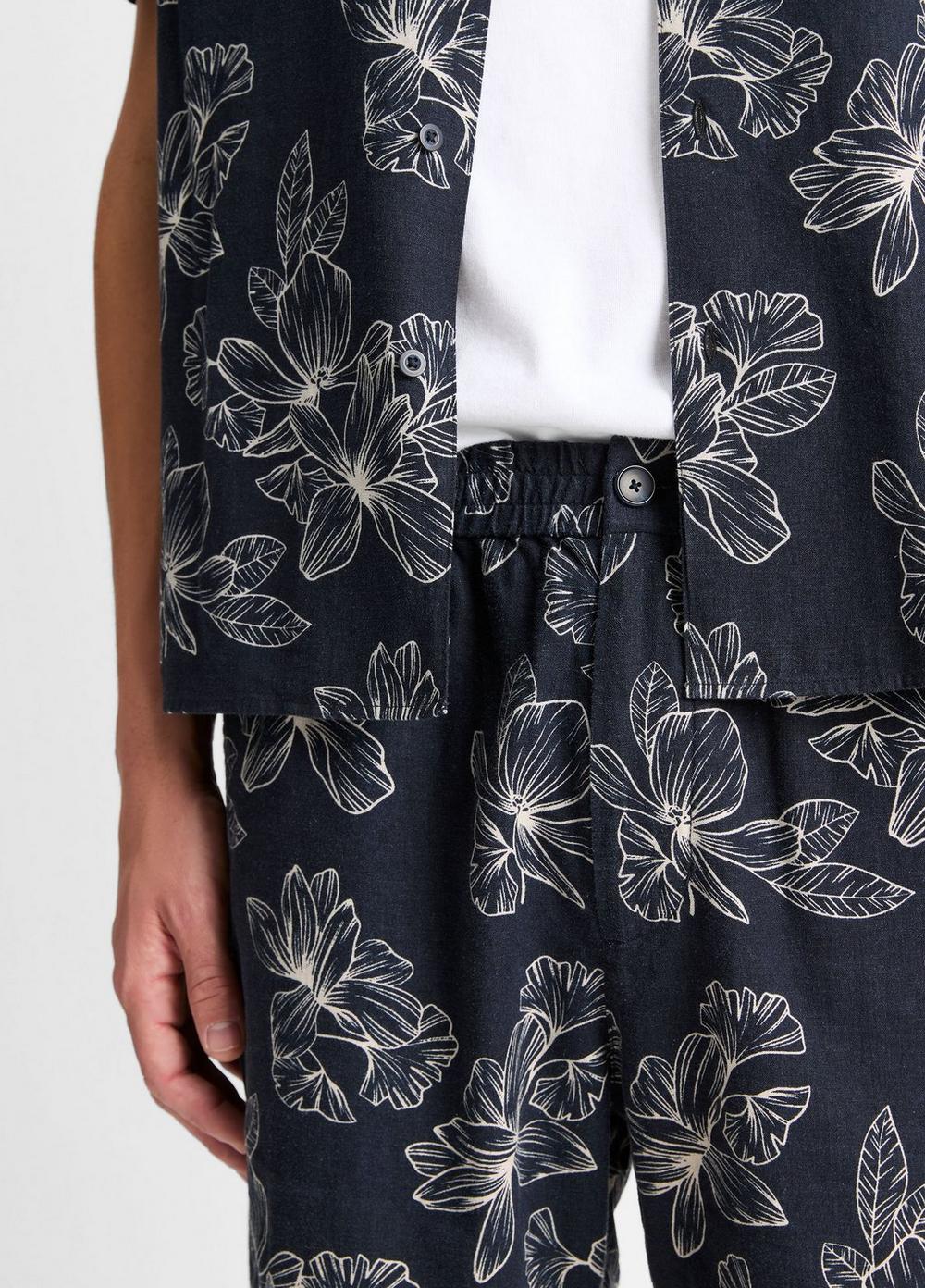 1369-line-floral-linen-blend-beach-short-1.jpg